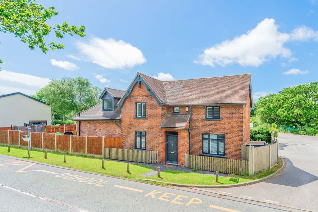 Property photo 1 of 19 Front Emilydimelowewemovewhitchurchandnantwich