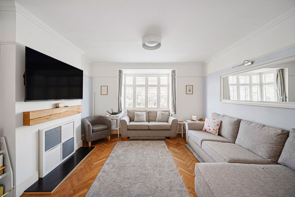 Property photo 2 of 23 4034324