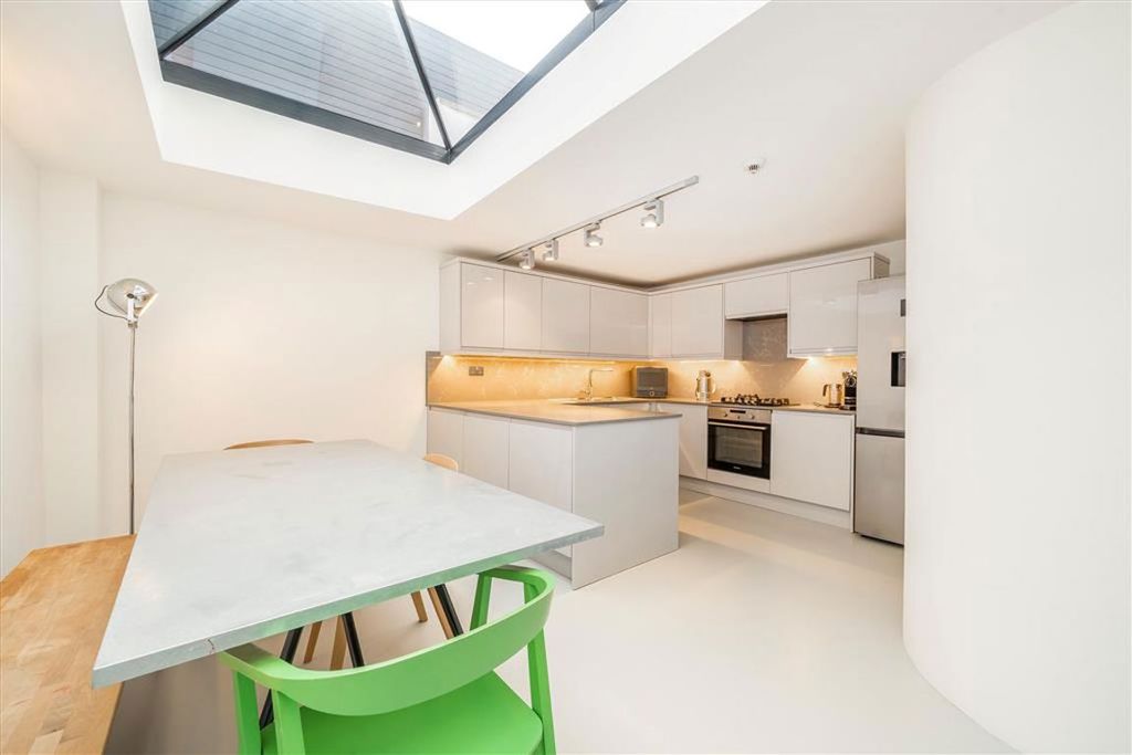 Property photo 2 of 8