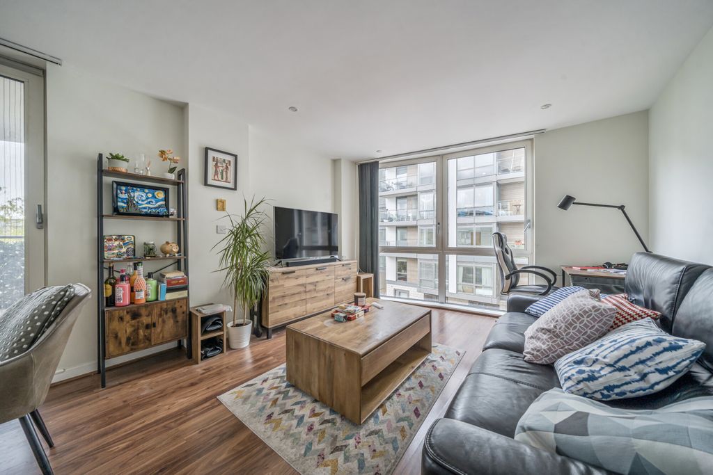 Property photo 3 of 17 1353724-11-68c427...