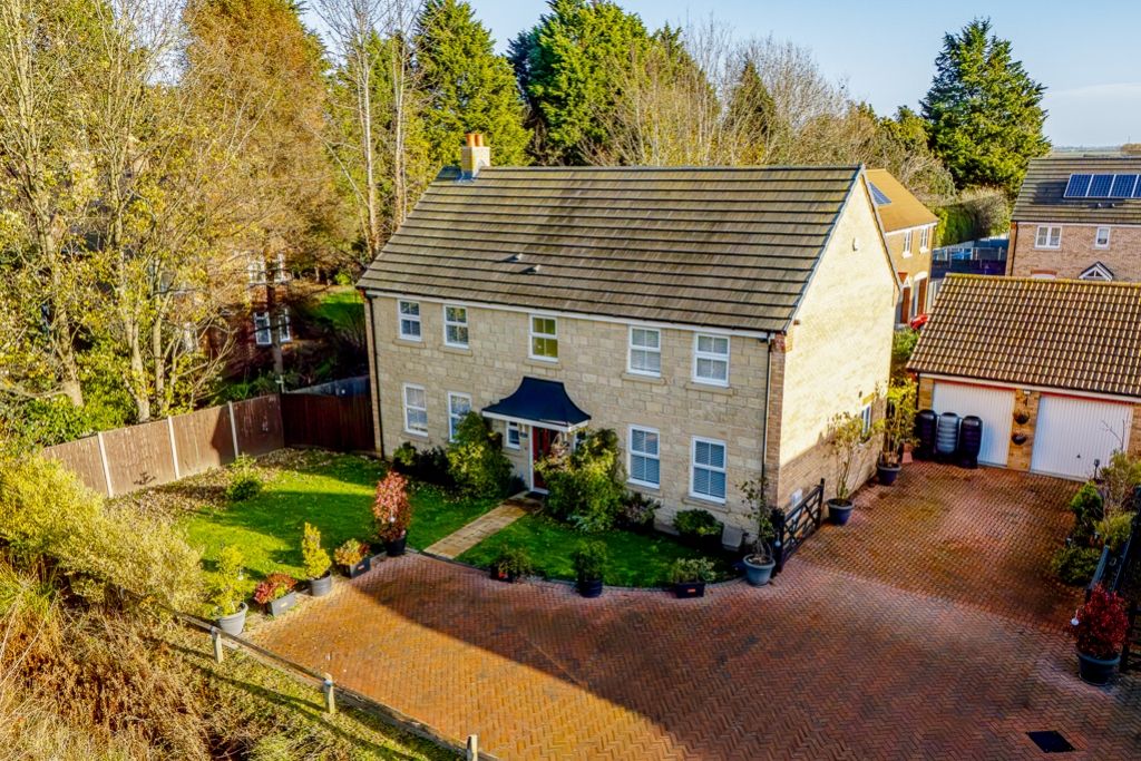 Property photo 1 of 27 1 Blue Cedar Drive (Fishtoft)-1