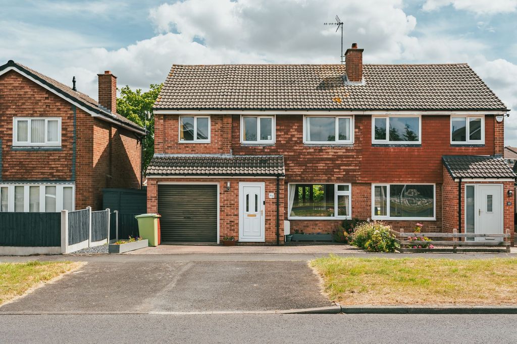 Property photo 1 of 31