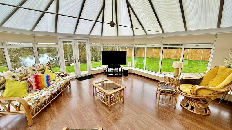 Property photo 3 of 28 Photo 11