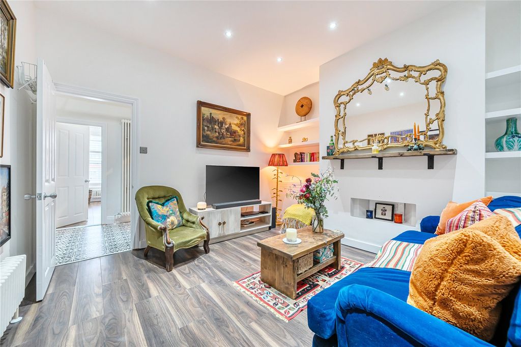 Property photo 2 of 14 Picture No. 17