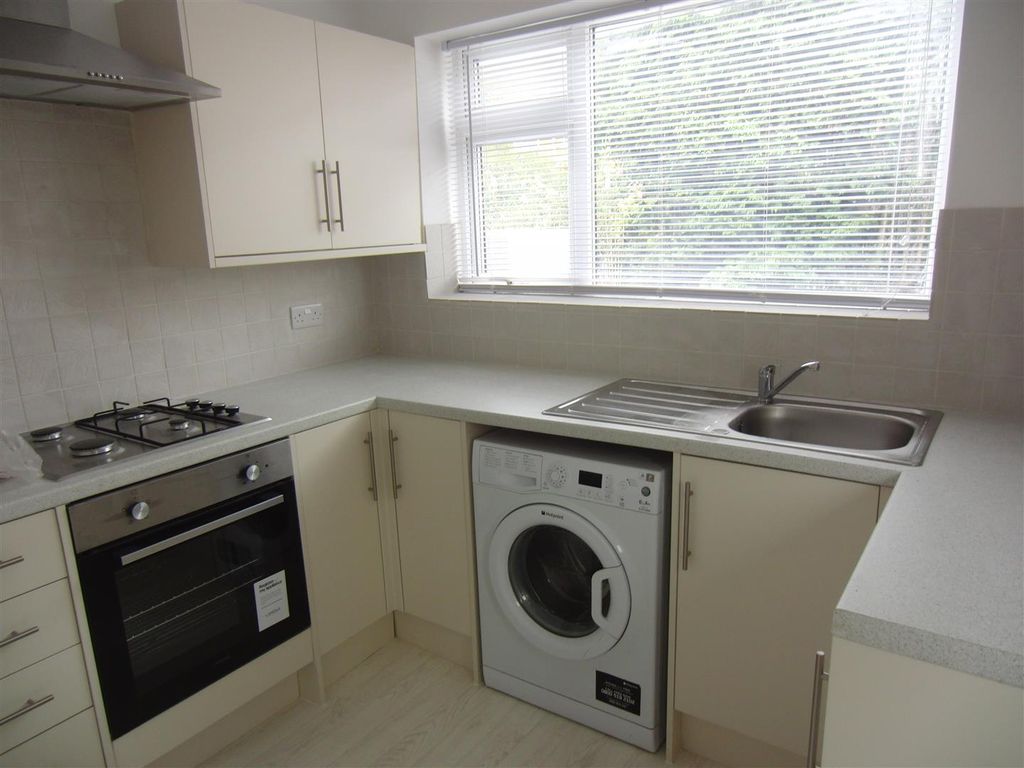 Property photo 2 of 12 Kitchen