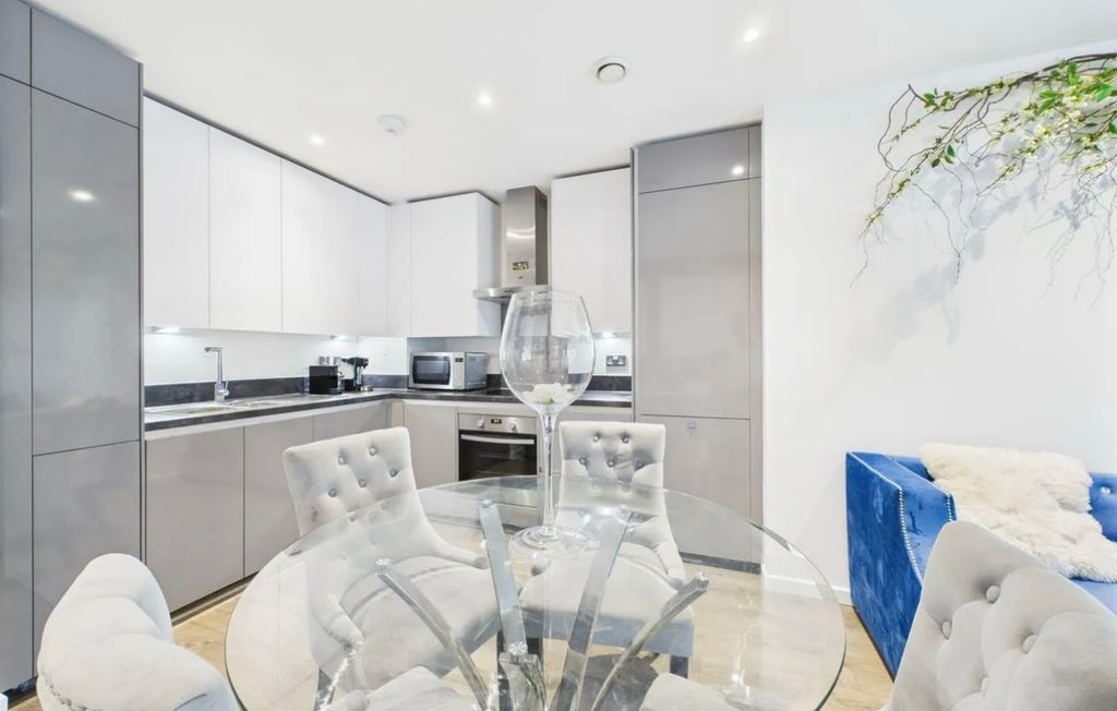 Property photo 3 of 19