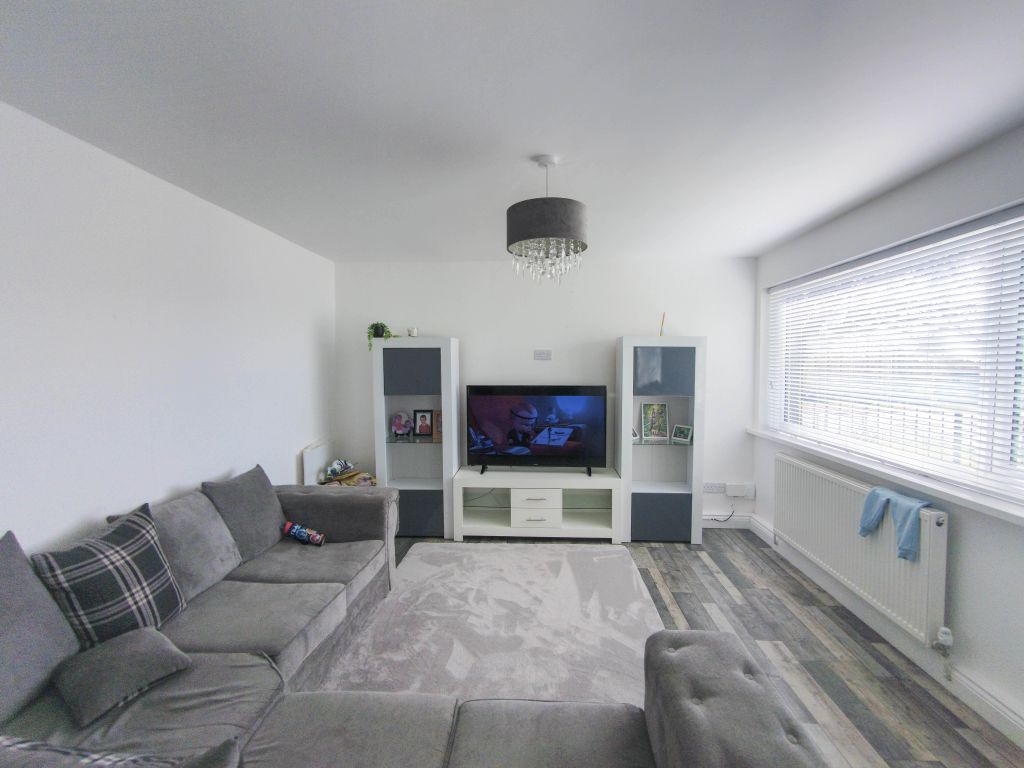 Property photo 2 of 15 Lounge