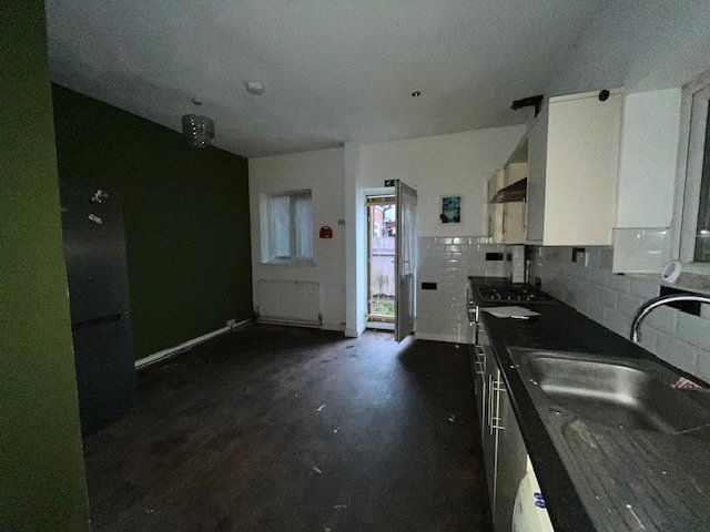 Property photo 3 of 16 Picture No. 24