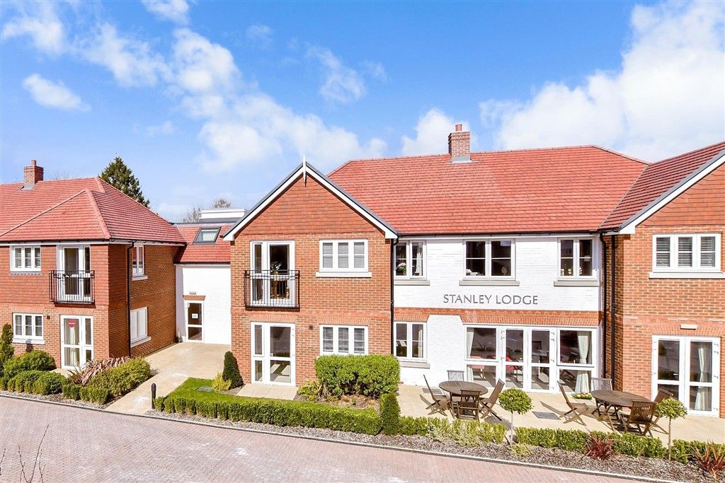 Property photo 1 of 13 External (Brochure)