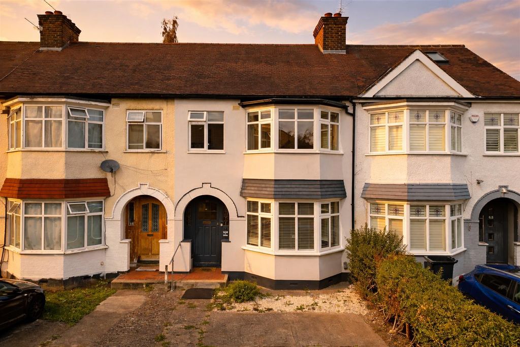 Property photo 1 of 25 Hazelwood Road- Dusk