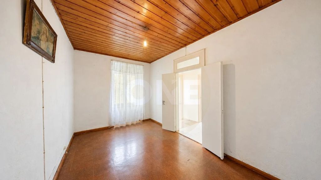 Property photo 3 of 28