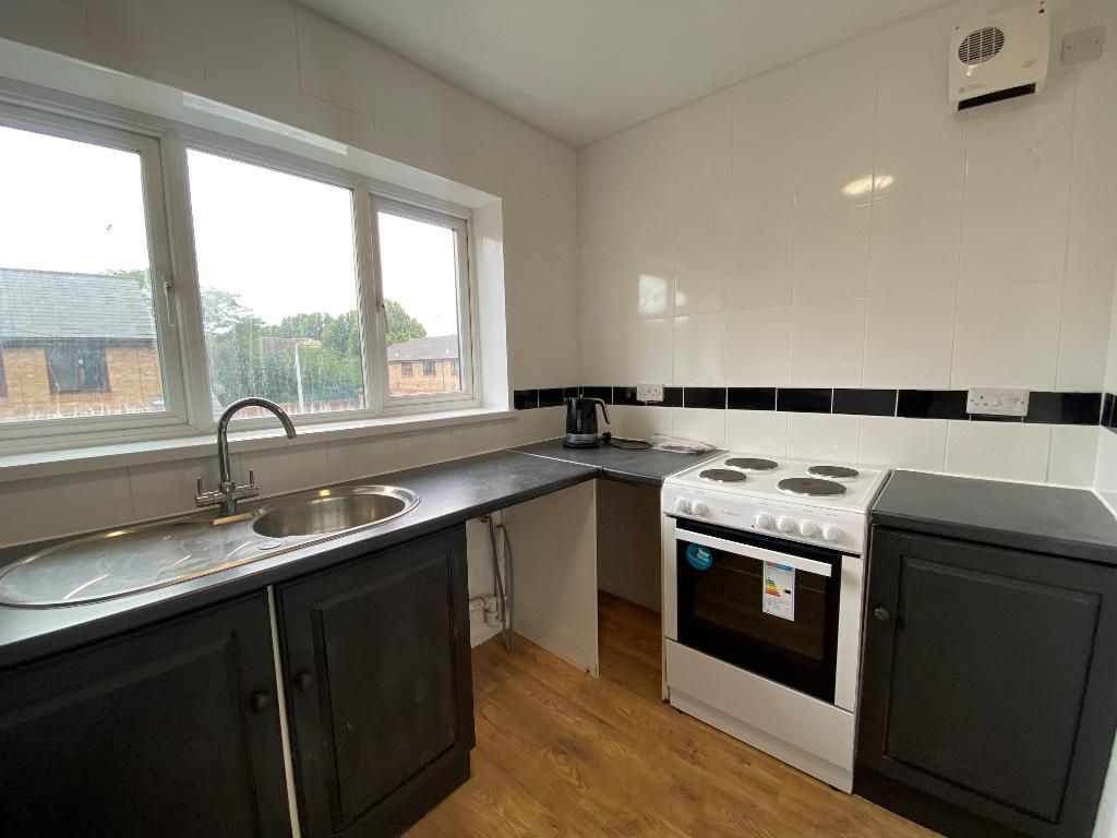 Property photo 3 of 5 Kitchen
