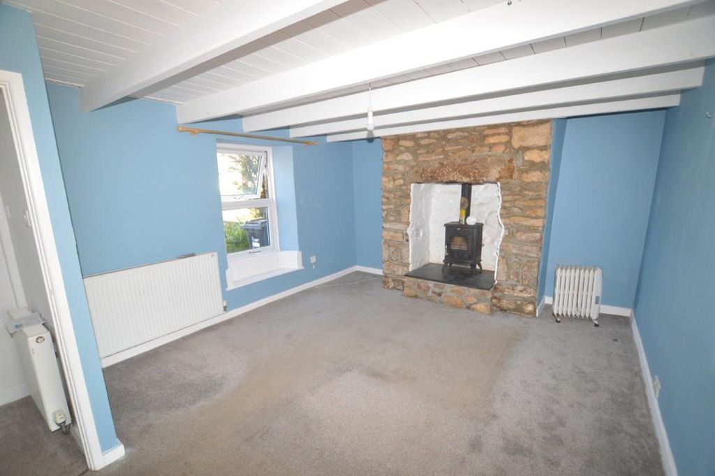 Property photo 2 of 10 Dsc_0006 (Medium).Jpg
