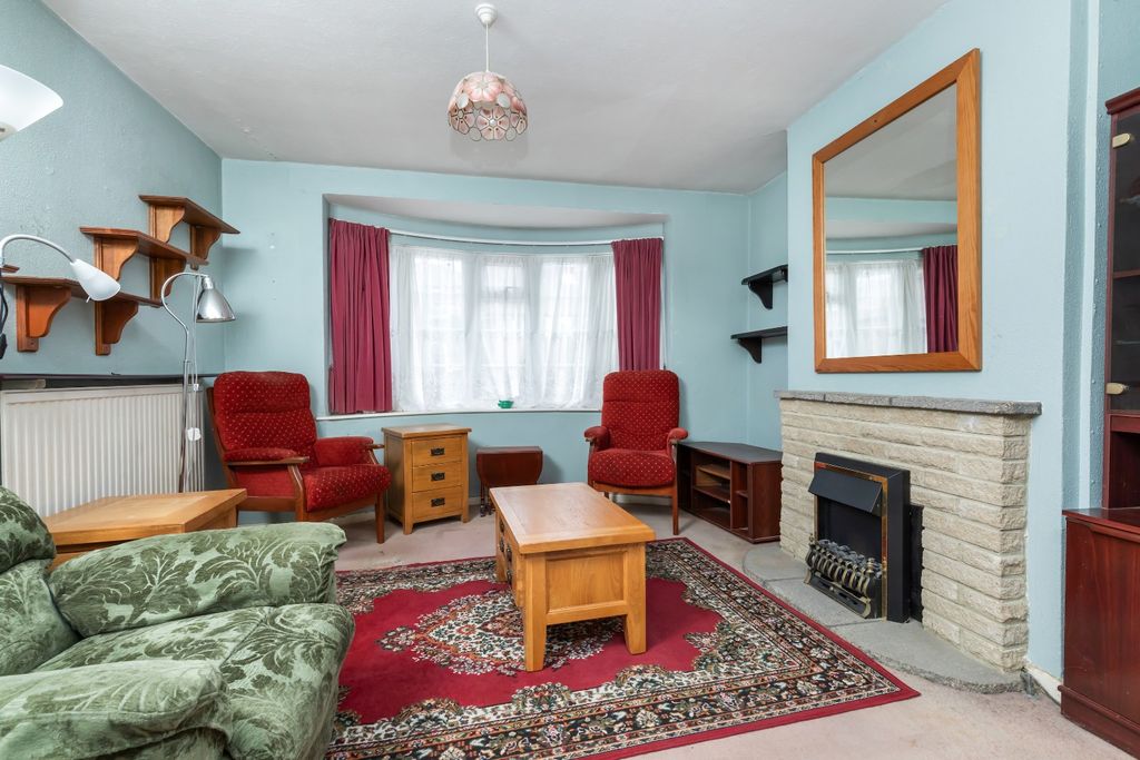 Property photo 2 of 12 4420501