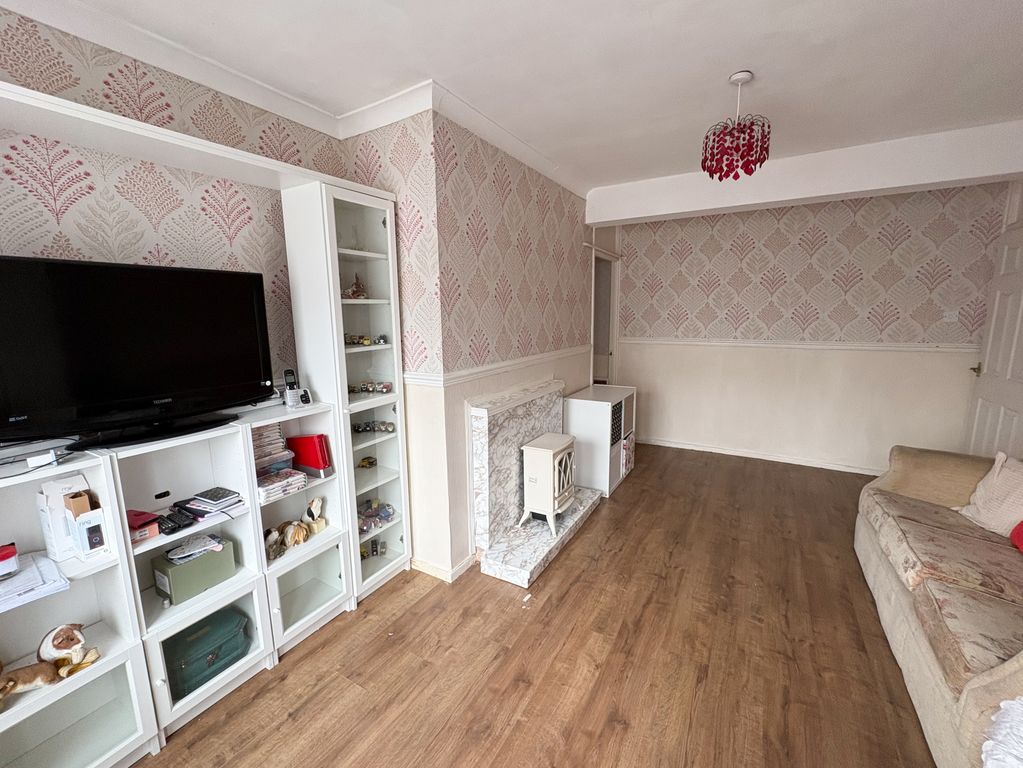 Property photo 3 of 17 Lounge Diner B