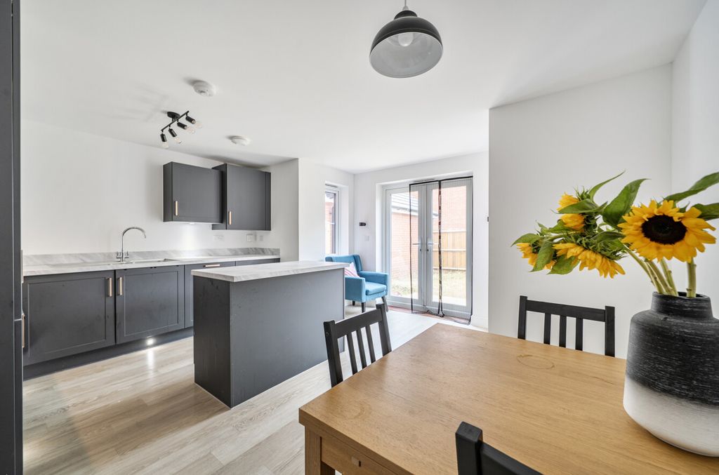 Property photo 3 of 20 1487042-17-6A5626...