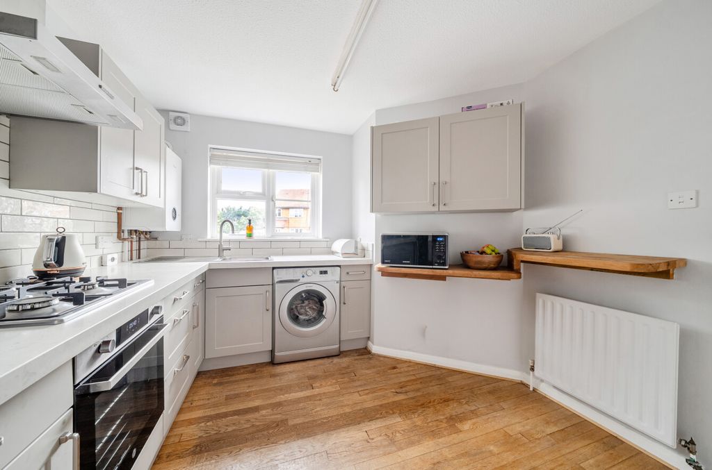 Property photo 2 of 21 1497041-10-6A6381...