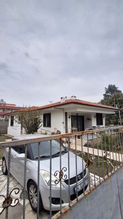 Property photo 2 of 28