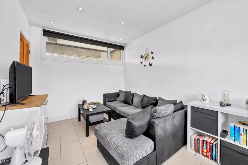 Property photo 3 of 11 Sitting Area