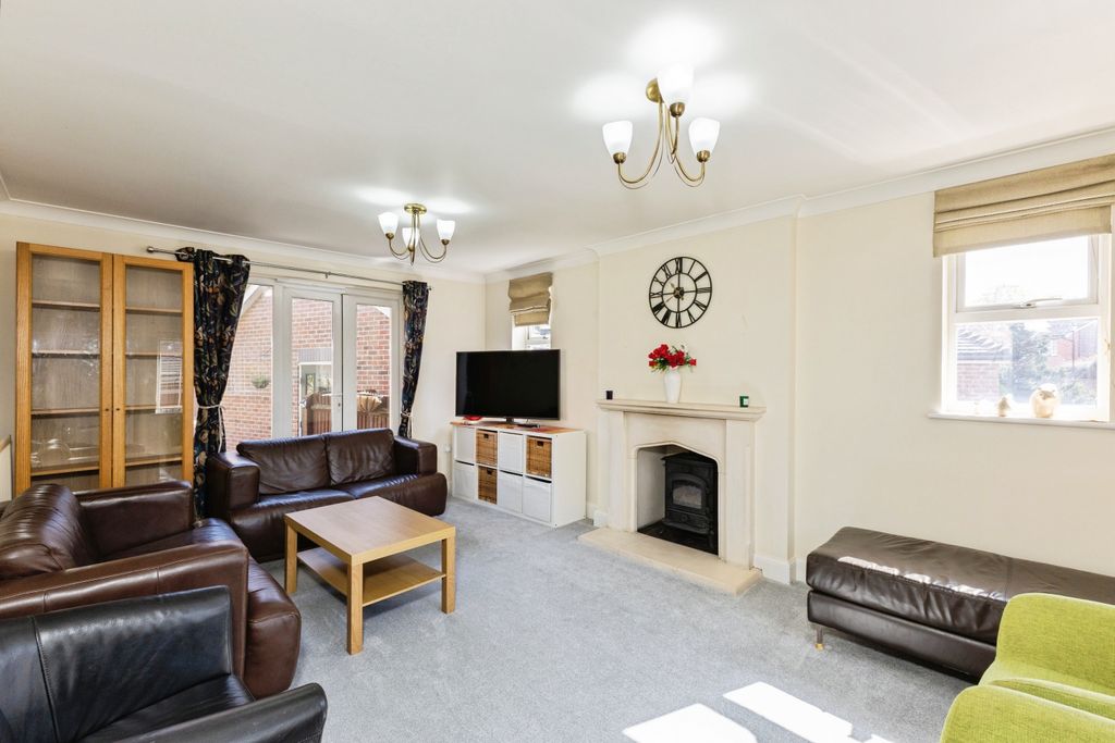 Property photo 2 of 19