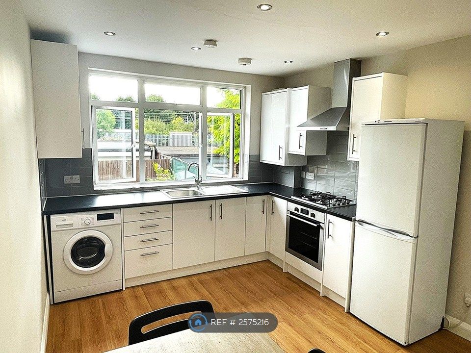 Property photo 1 of 8 Kitchen