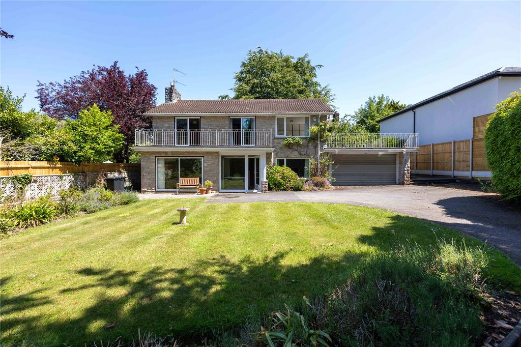 Property photo 1 of 37 Picture No. 31