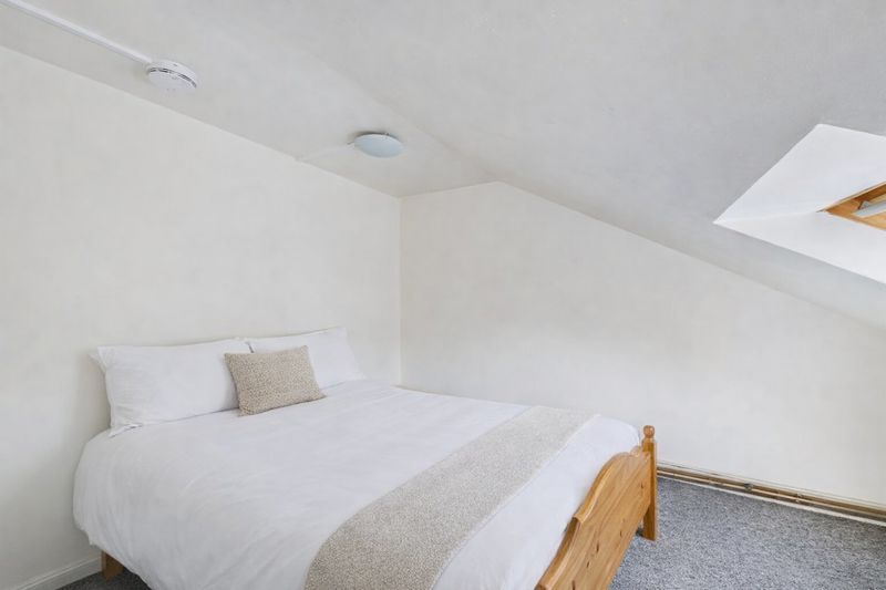 Property photo 3 of 9 Photo 11