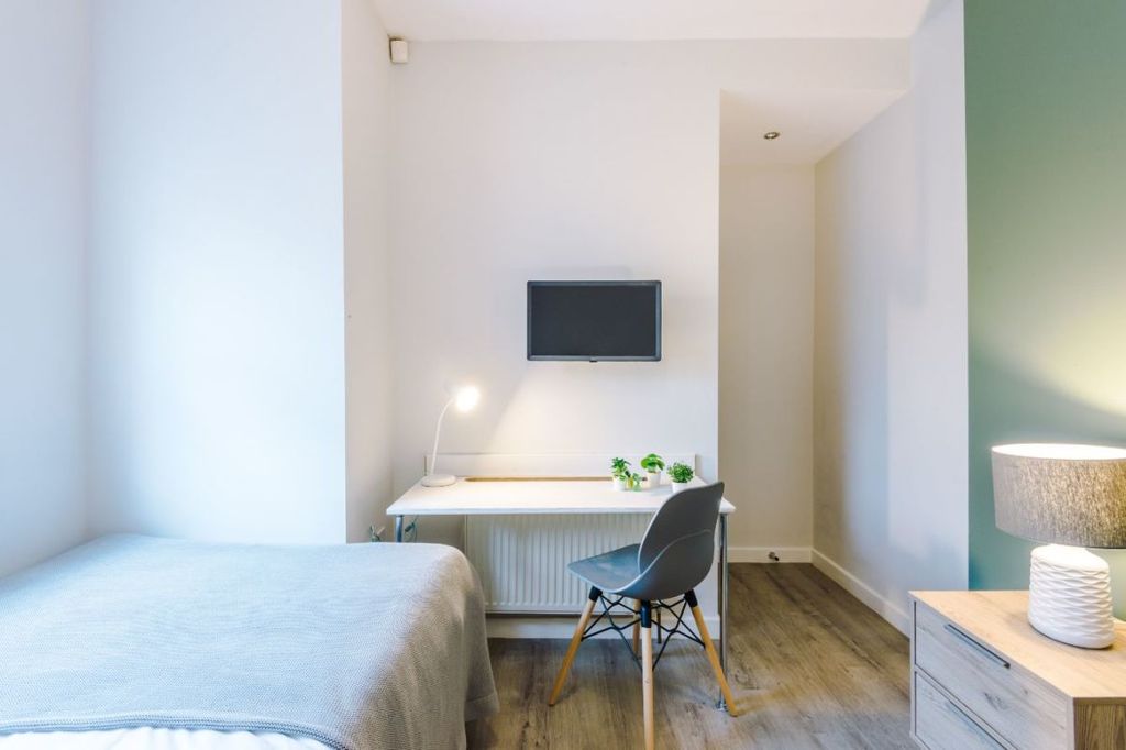 Property photo 3 of 10 95Cr - Bedroom 3