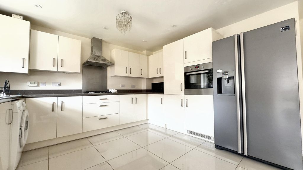 Property photo 3 of 10 Img_0105.Jpeg