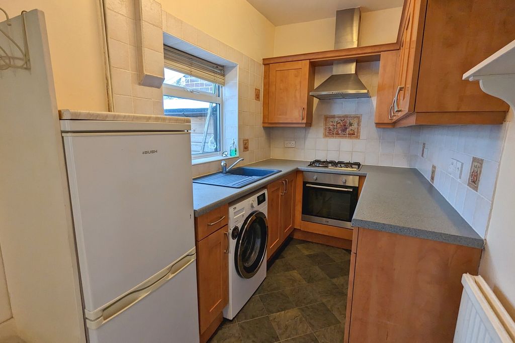 Property photo 3 of 11 8