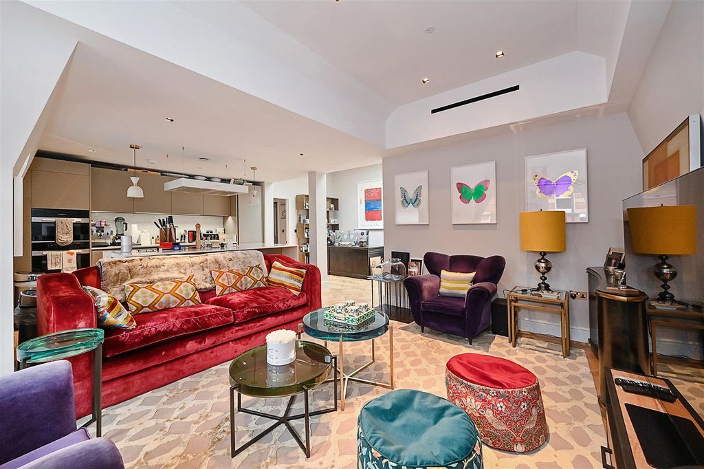 Property photo 2 of 18 9-27-Kansington-Court (15).Jpg