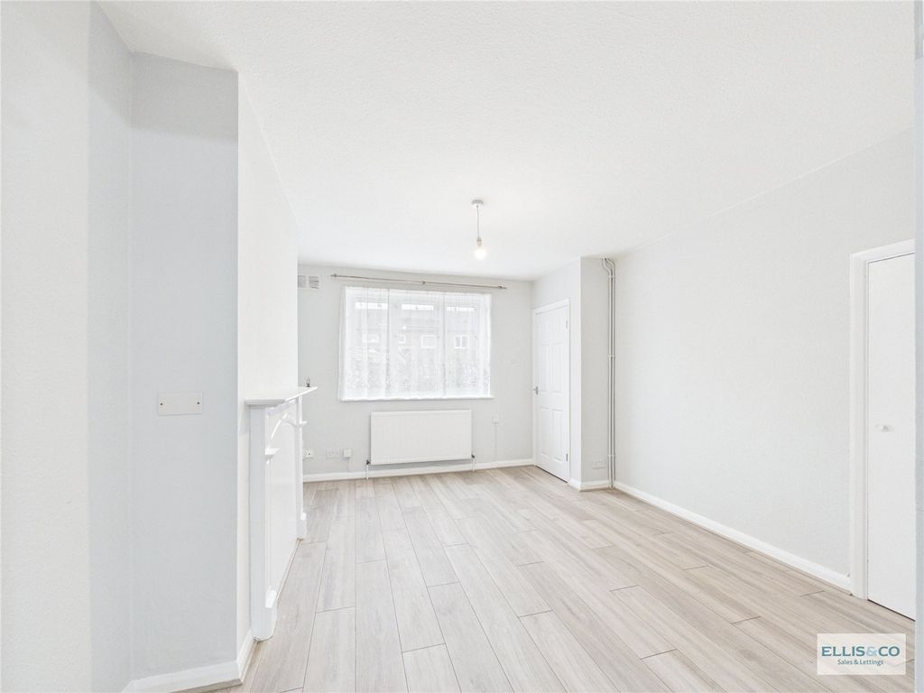 Property photo 2 of 8 Picture No. 07