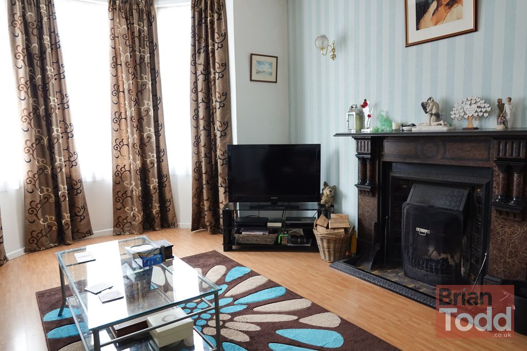 Property photo 2 of 10