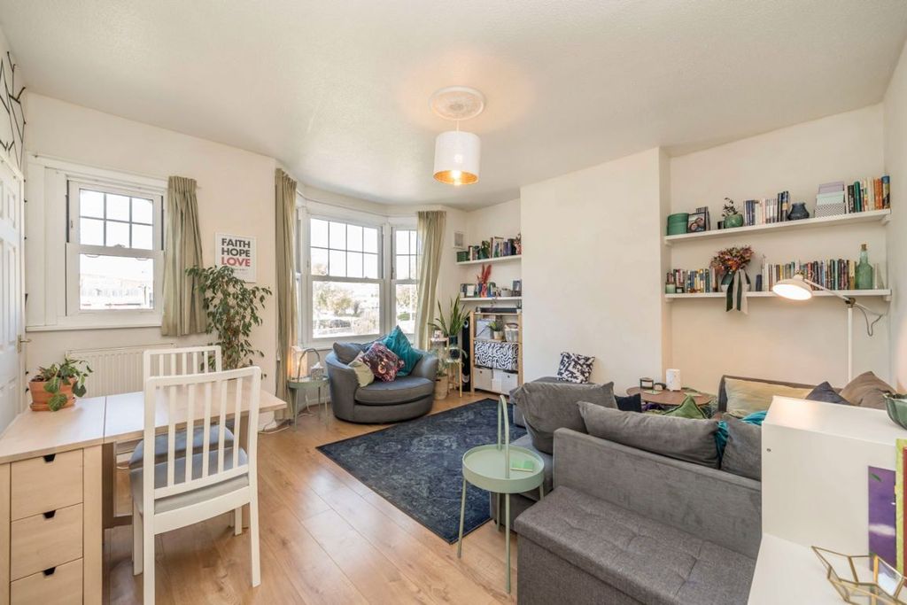 Property photo 2 of 7