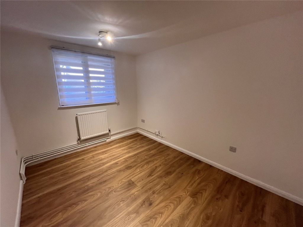 Property photo 3 of 6 Picture No. 10