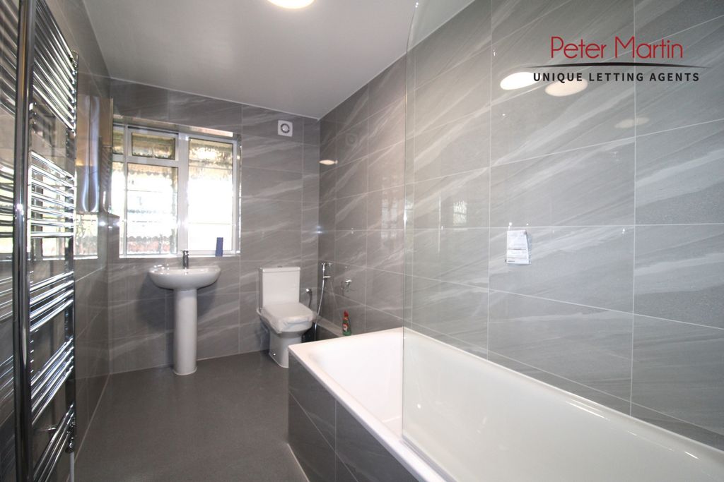 Property photo 3 of 7 Photo 2