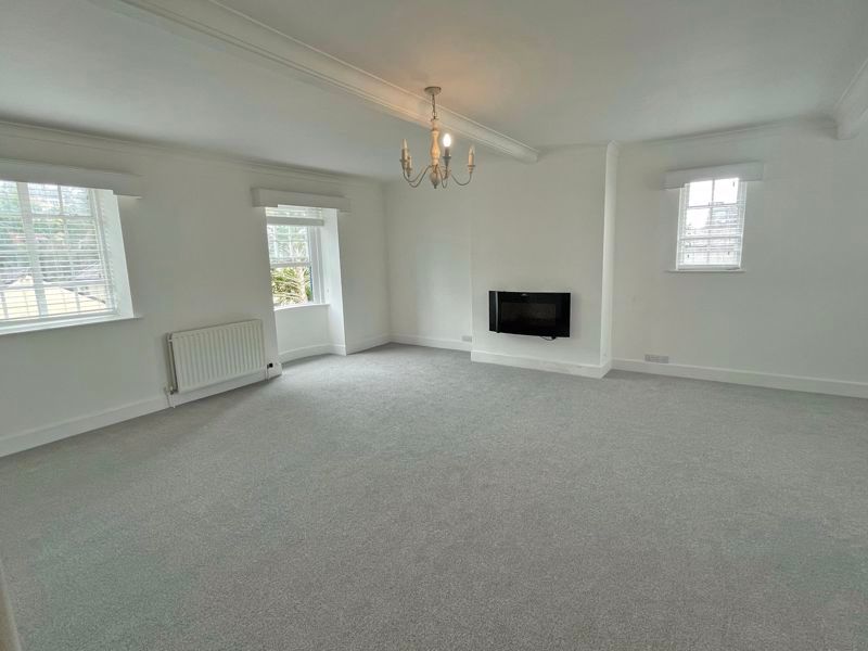 Property photo 2 of 10 Sitting Room
