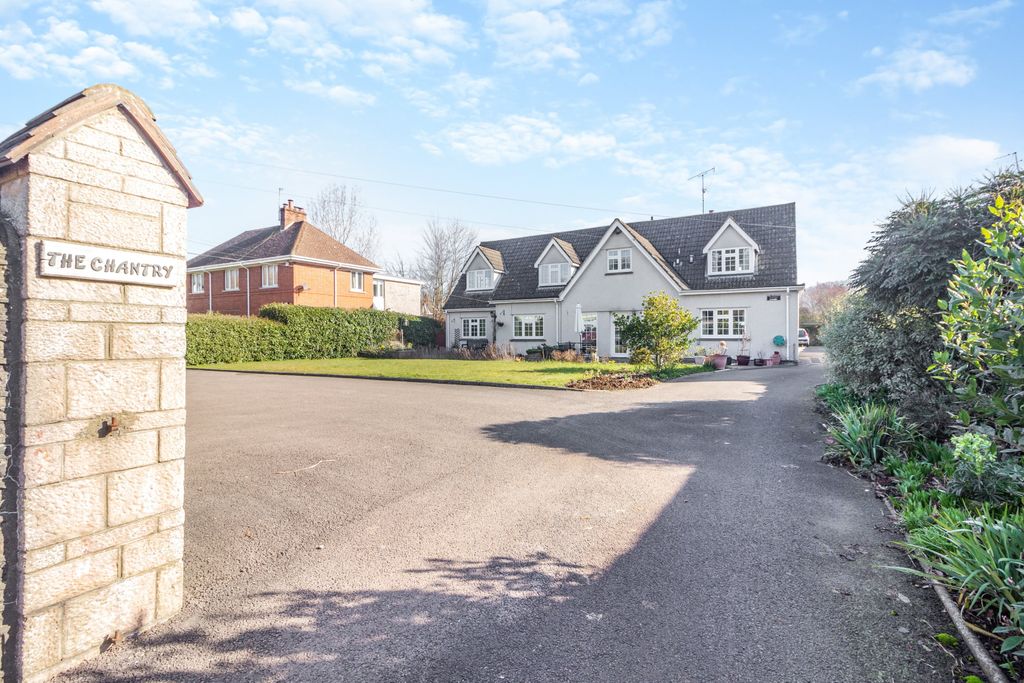 Property photo 1 of 33