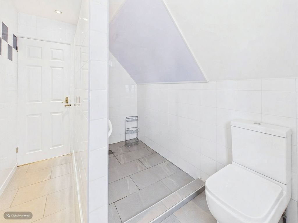 Property photo 3 of 35 Cam03830G0Pr0372Still005001