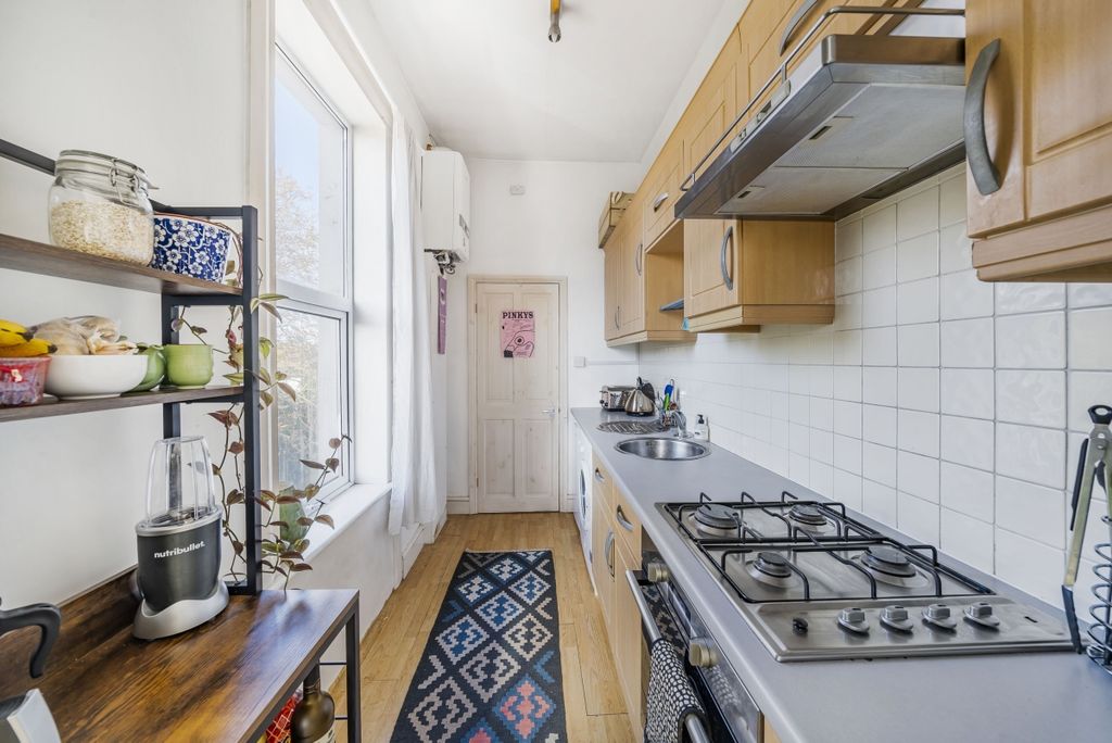 Property photo 2 of 5 Kitchen