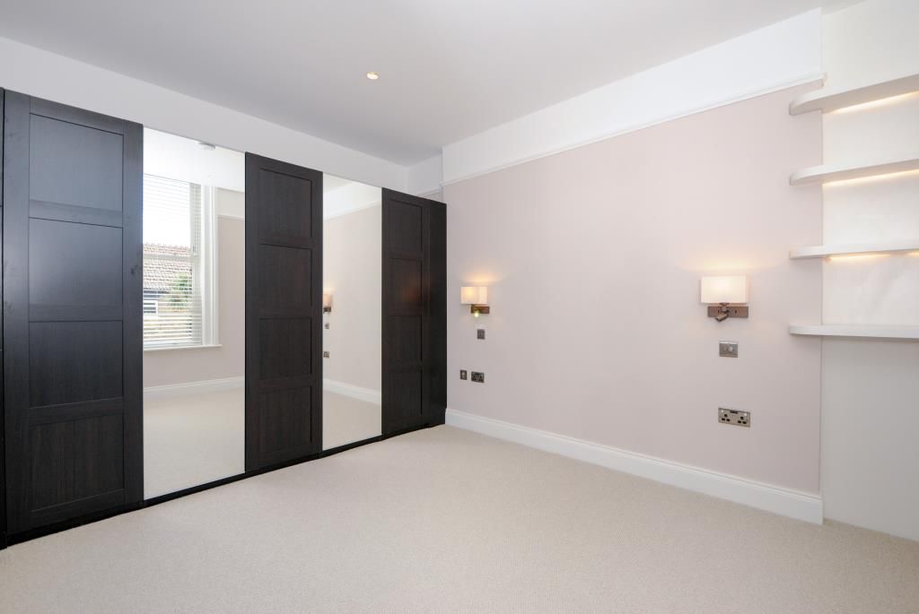Property photo 3 of 9 Bedroom Area