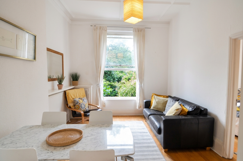 Property photo 1 of 6 2 Bed Flat To Rent