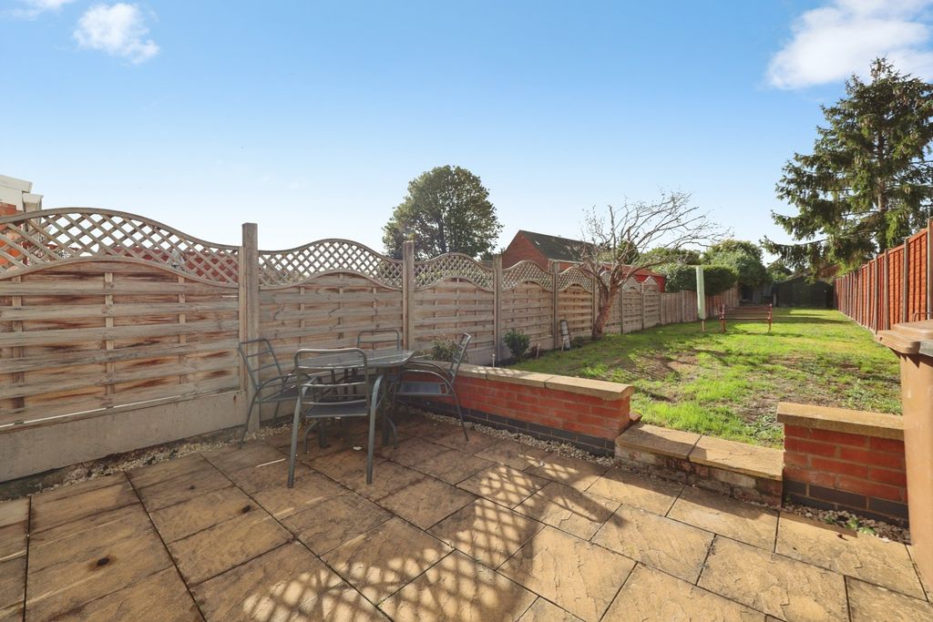 Property photo 2 of 16 5599762