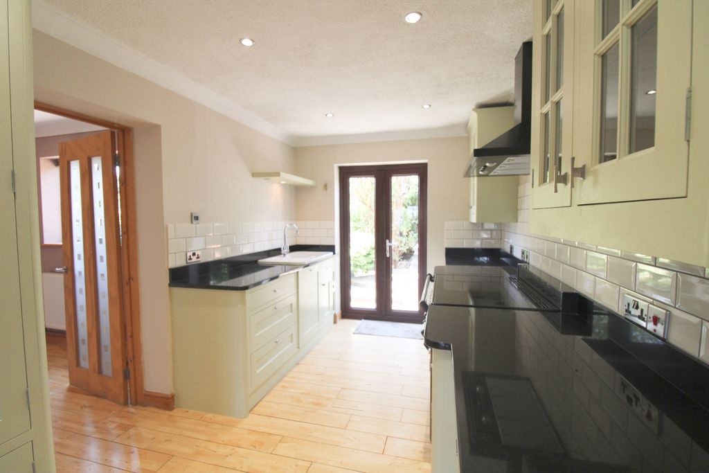 Property photo 3 of 17 Img_2962