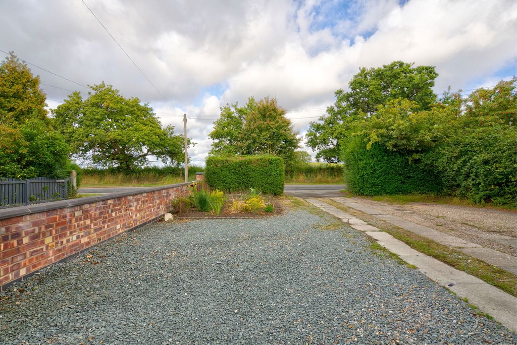 Property photo 3 of 34
