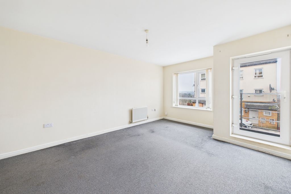 Property photo 2 of 16 Living Room