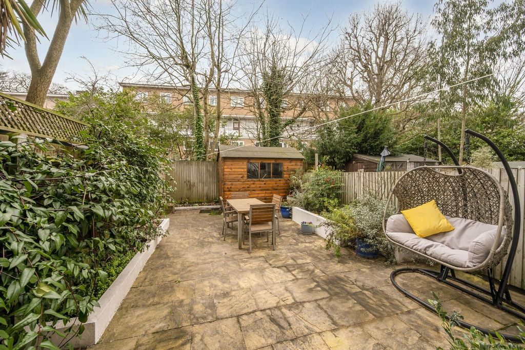 Property photo 2 of 16