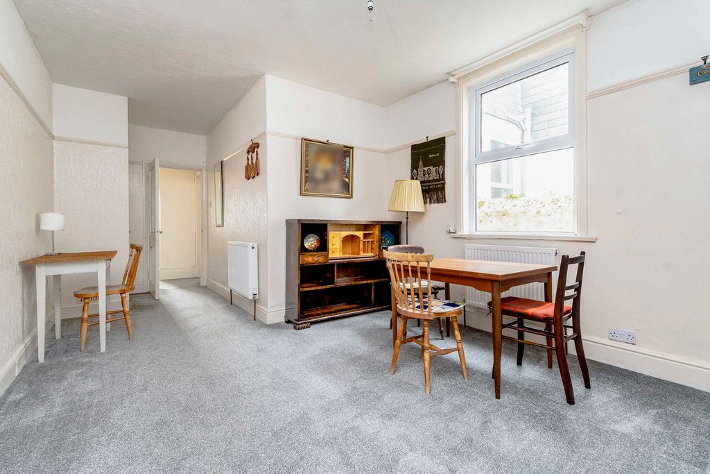 Property photo 3 of 20 Pbox-Img.Jpg