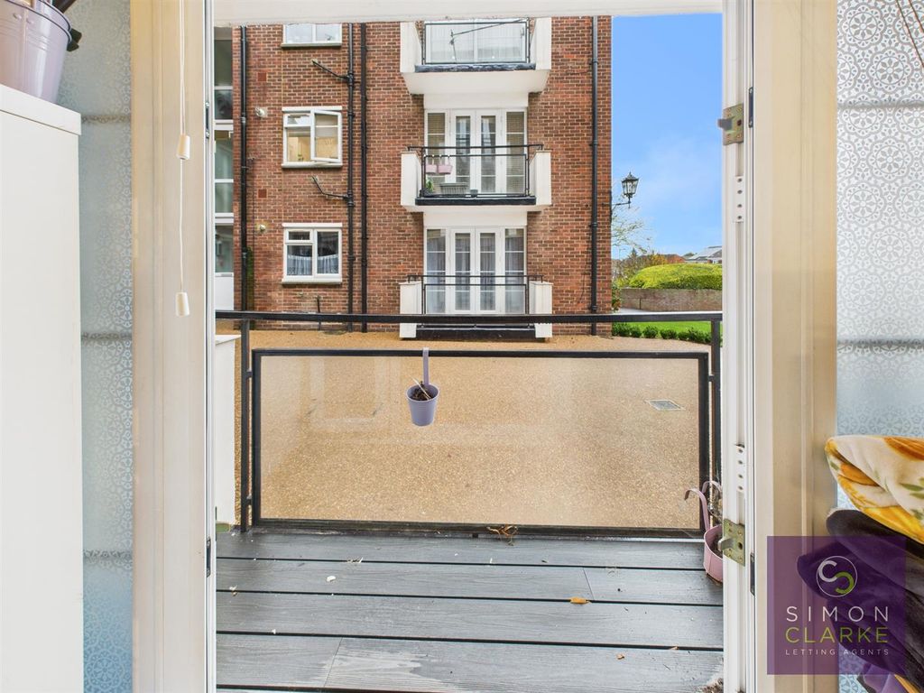 Property photo 3 of 9 Cam05425G0-Pr0069-Still001.Jpg