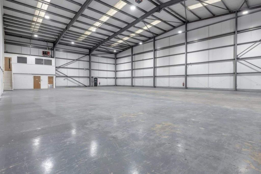 Property photo 3 of 12